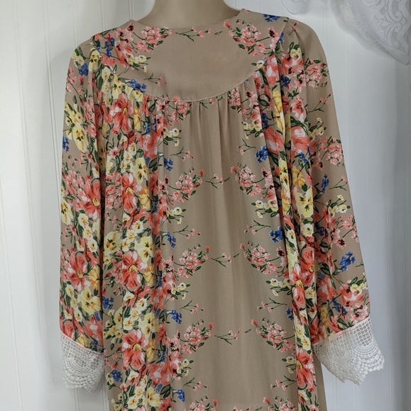 BOUTIQUE Crochet Trim Floral Kimono Sz L - Picture 8 of 12